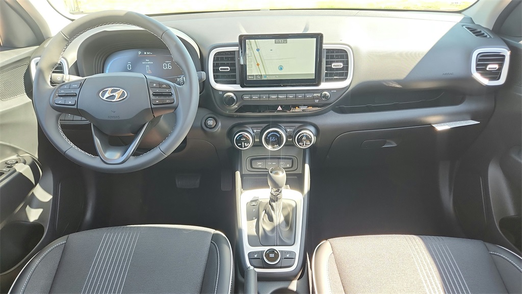 2025 Hyundai Venue Limited photo 10