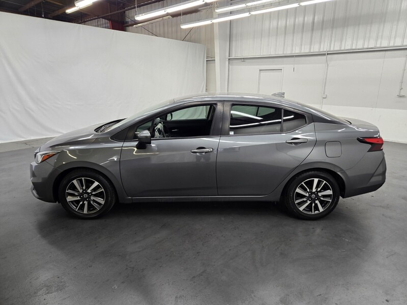 2021 Nissan Versa SV photo 2