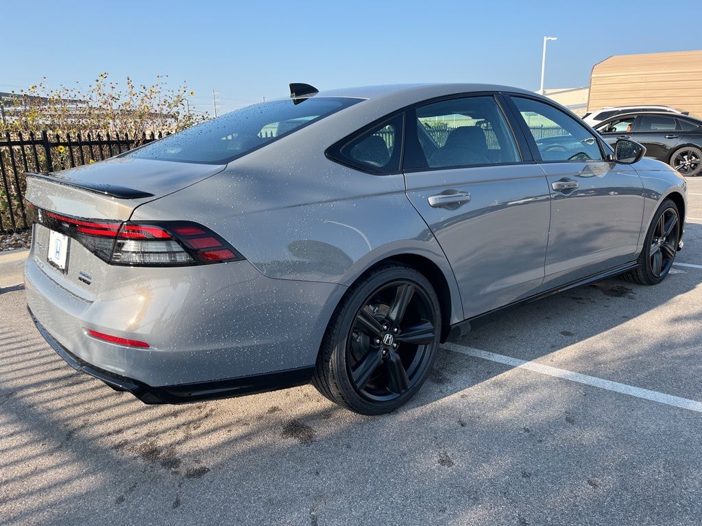 2025 Honda Accord Hybrid Sport-L photo 3