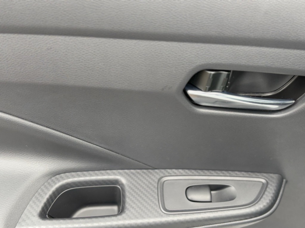 2025 Nissan Versa SV photo 20