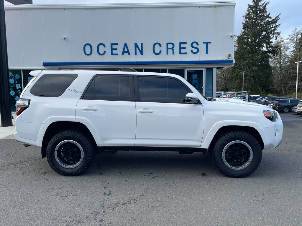 2020 Toyota 4Runner TRD Off-Road Premium's photo