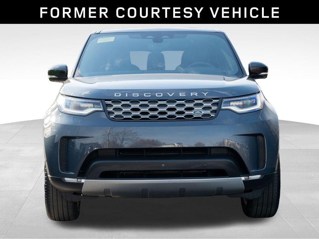 2025 Land Rover Discovery S photo 2