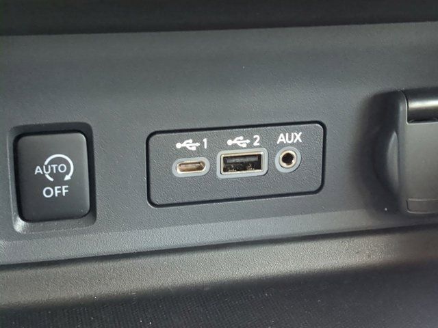 2025 Nissan Sentra SV photo 19