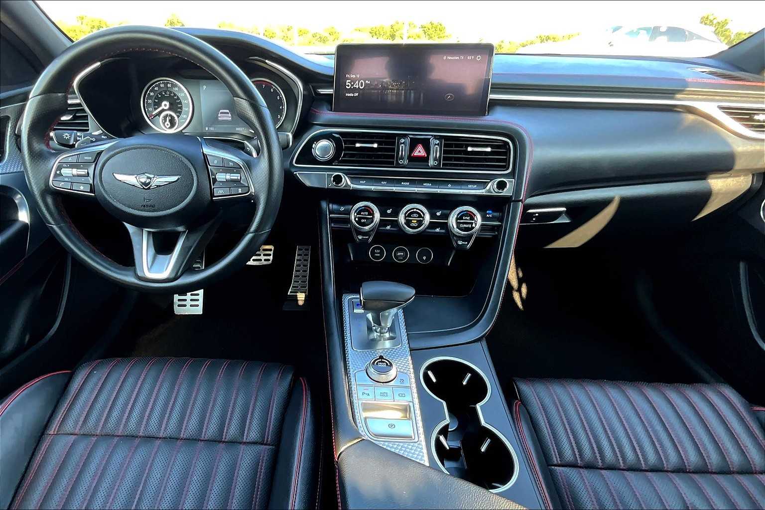 2023 Genesis G70 3.3T photo 13