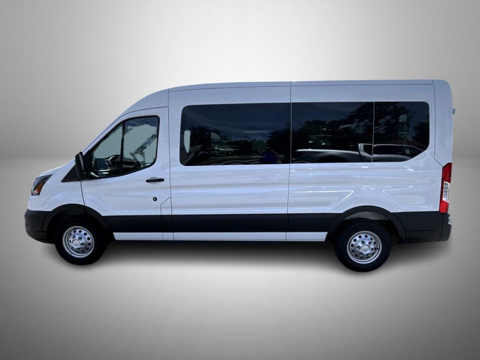 2025 Ford Transit Passenger XL photo 5