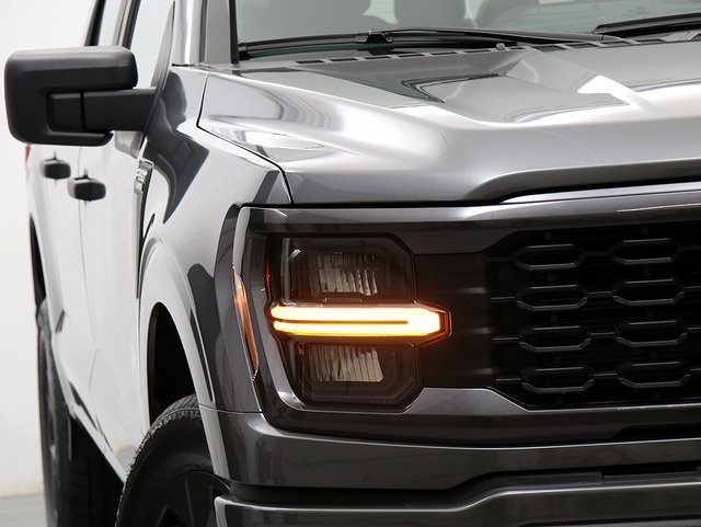 2025 Ford F-150 STX photo 4