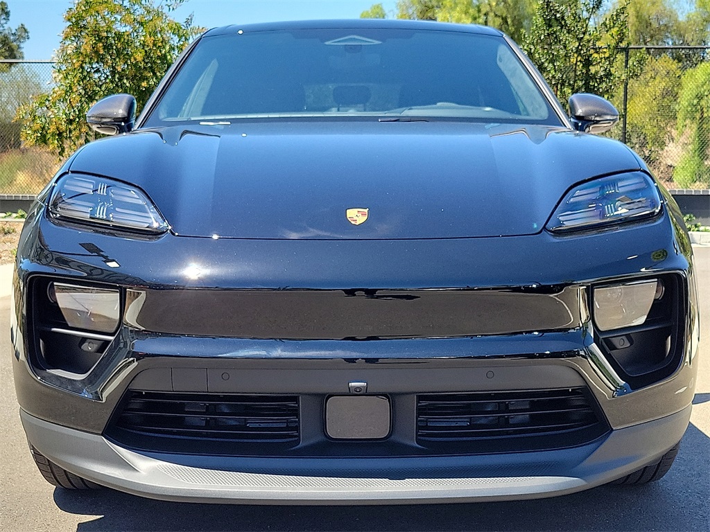 2025 Porsche Macan Electric photo 10