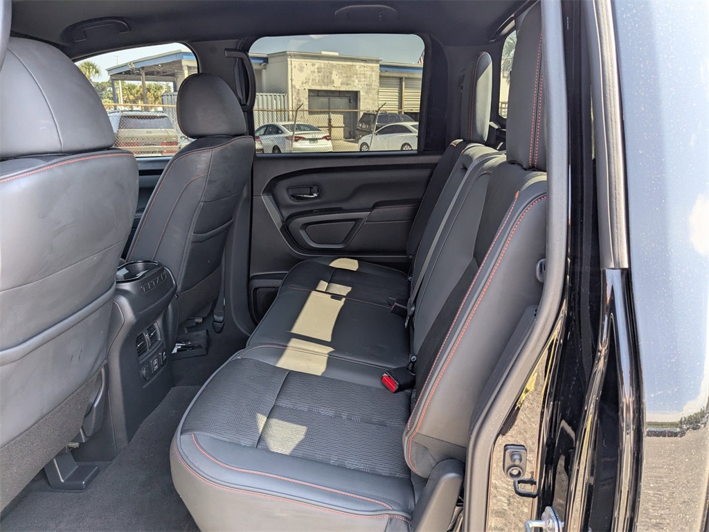 2024 Nissan Titan PRO-4X photo 15