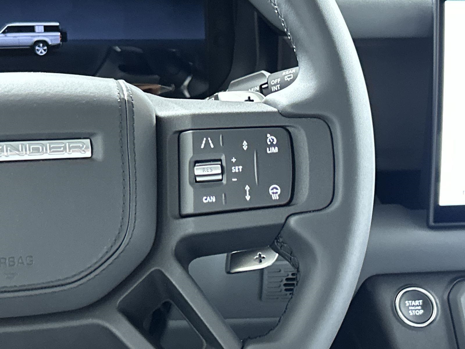 2025 Land Rover Defender 130 V8 photo 13