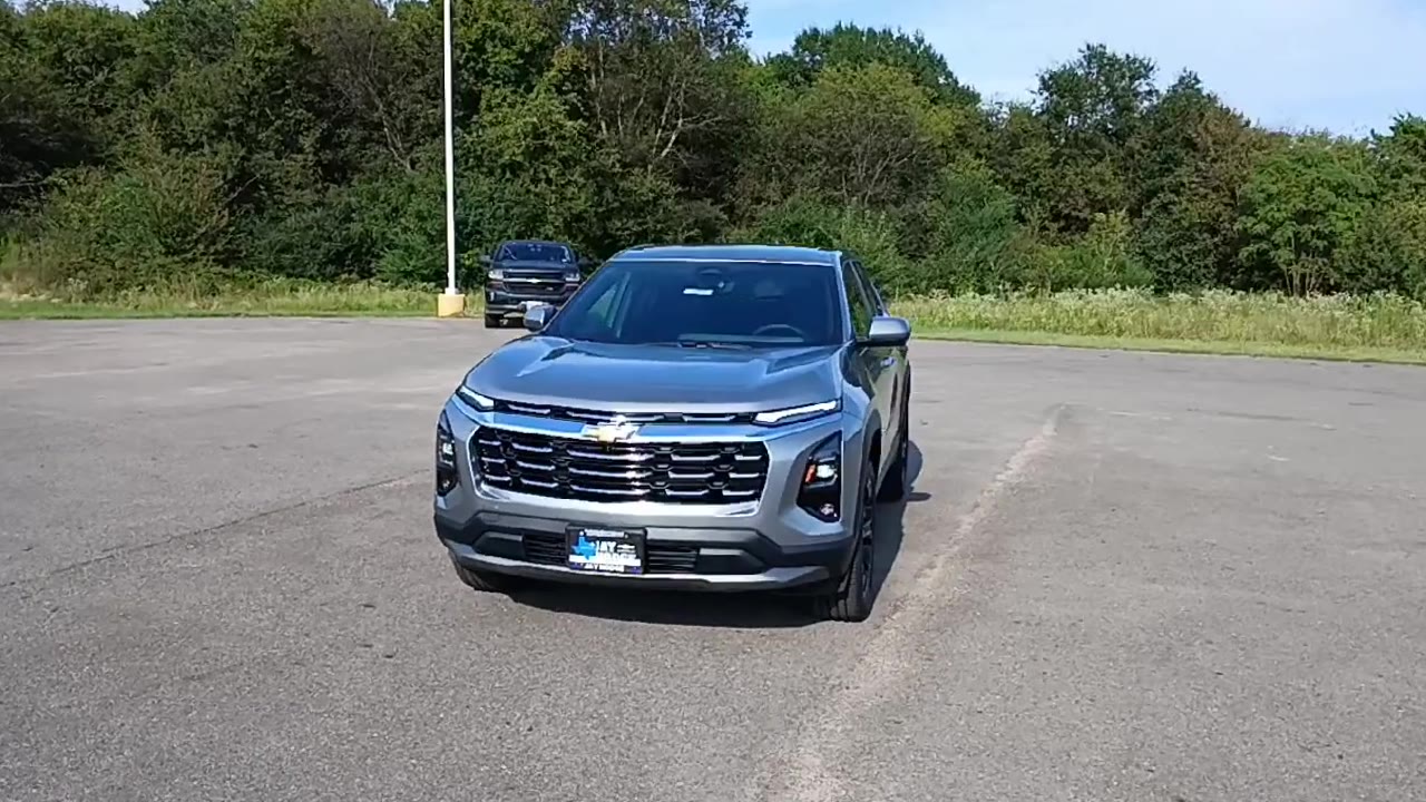 2026 Chevrolet Equinox LT photo 3