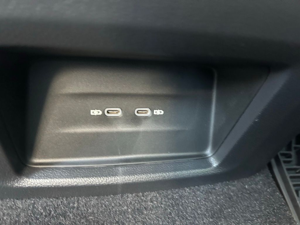2026 Volkswagen Atlas Cross Sport SE photo 38