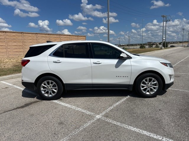 2019 Chevrolet Equinox LT photo 2