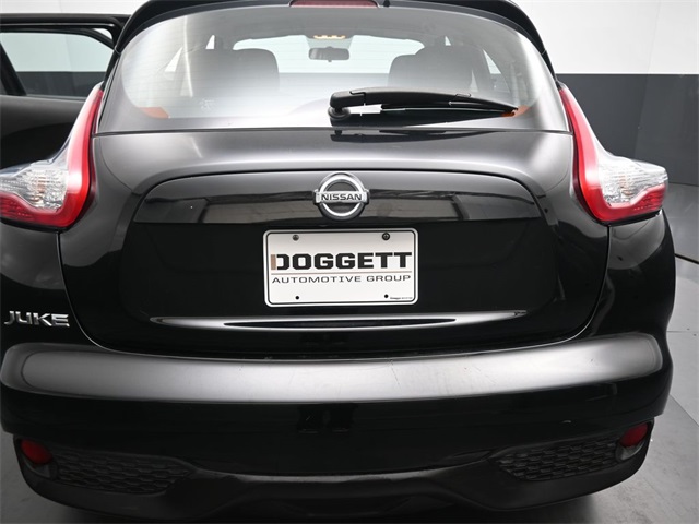 2015 Nissan Juke S photo 3