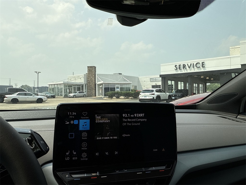2023 Volkswagen ID.4 Pro photo 15