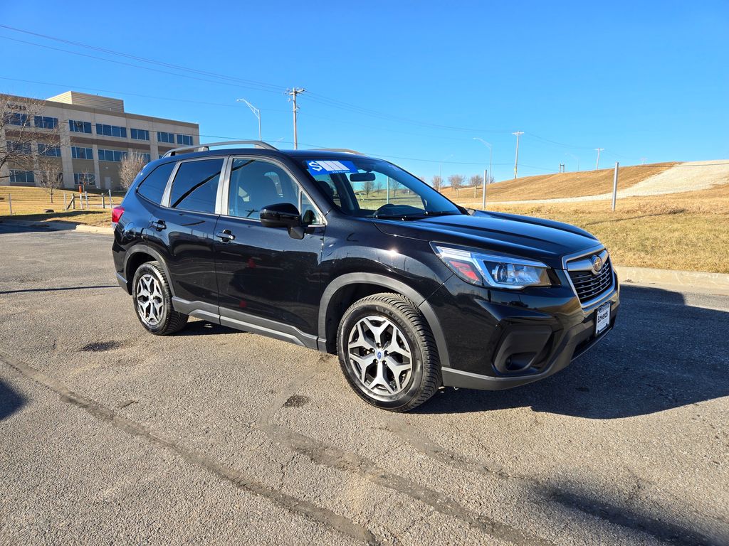 2020 Subaru Forester Premium's photo