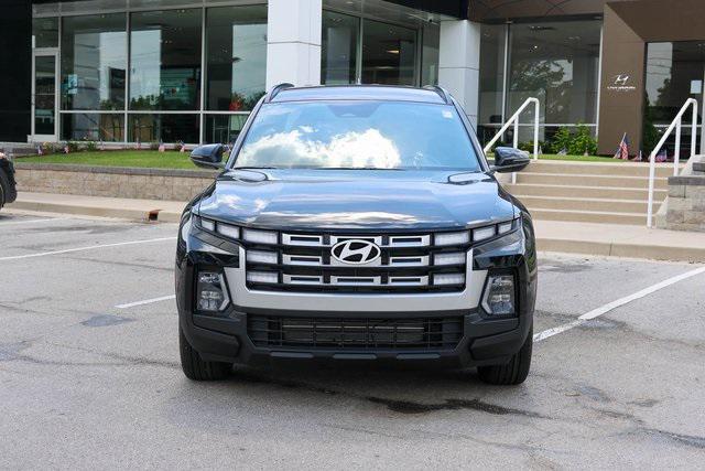 New 2025 Black Hyundai SEL FWD image 2