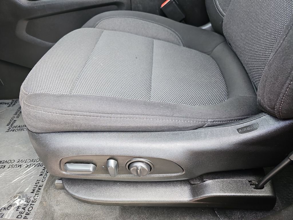 2023 Chevrolet Traverse Cloth photo 29