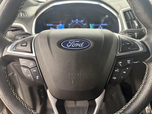 2020 Ford Edge ST photo 31