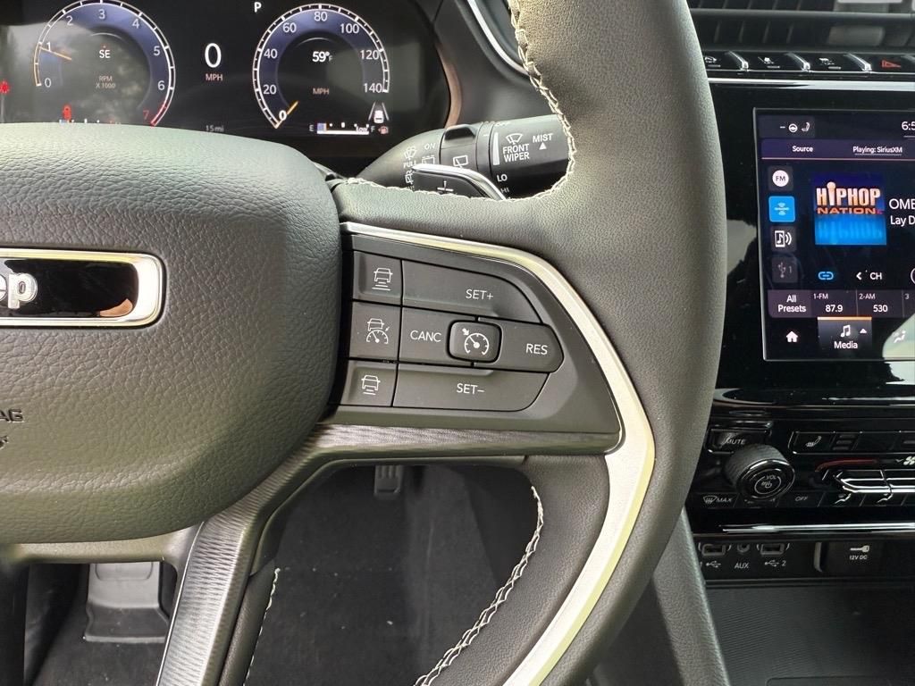 2025 Jeep Grand Cherokee Laredo Altitude photo 11