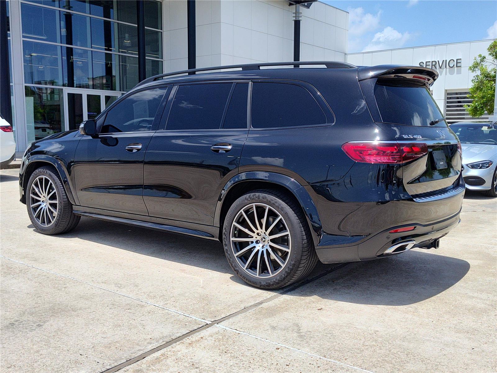 2024 Mercedes Benz GLS 450 4MATIC photo 4