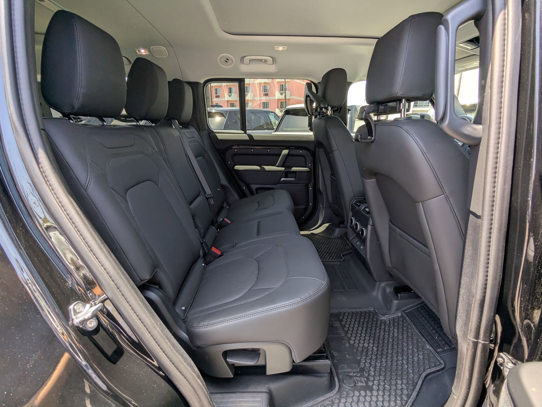 2025 Land Rover Defender 130 S photo 22