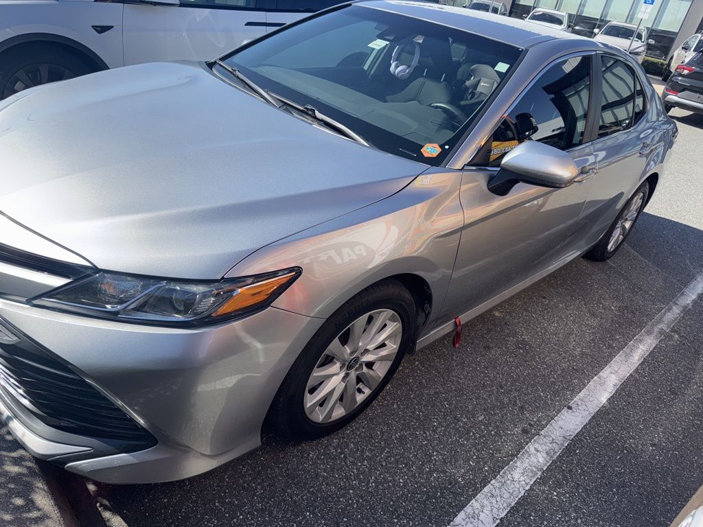 2020 Toyota Camry LE photo 2