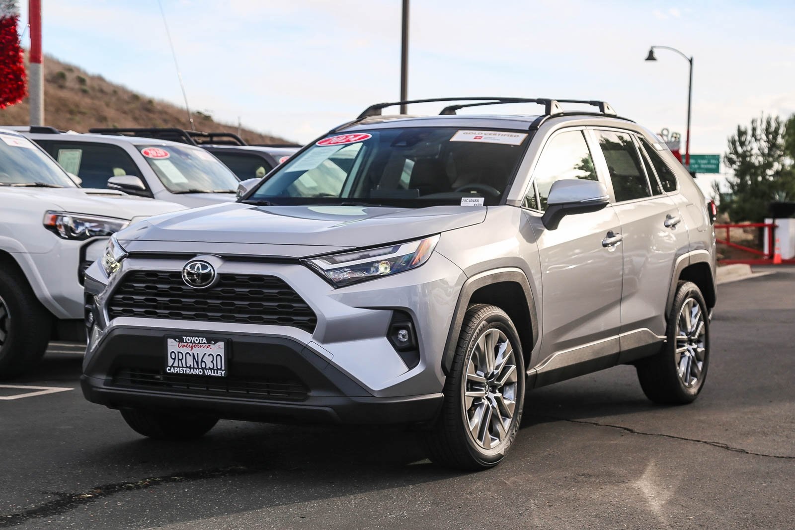 2024 Toyota RAV4 XLE Premium photo 3