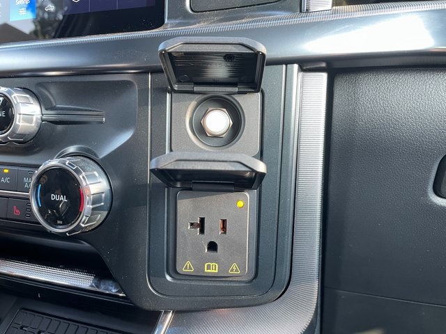 2025 Ford F-150 Platinum photo 34