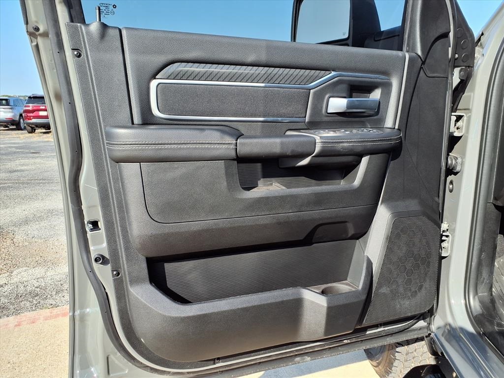 2026 Ram 3500 Big Horn photo 8