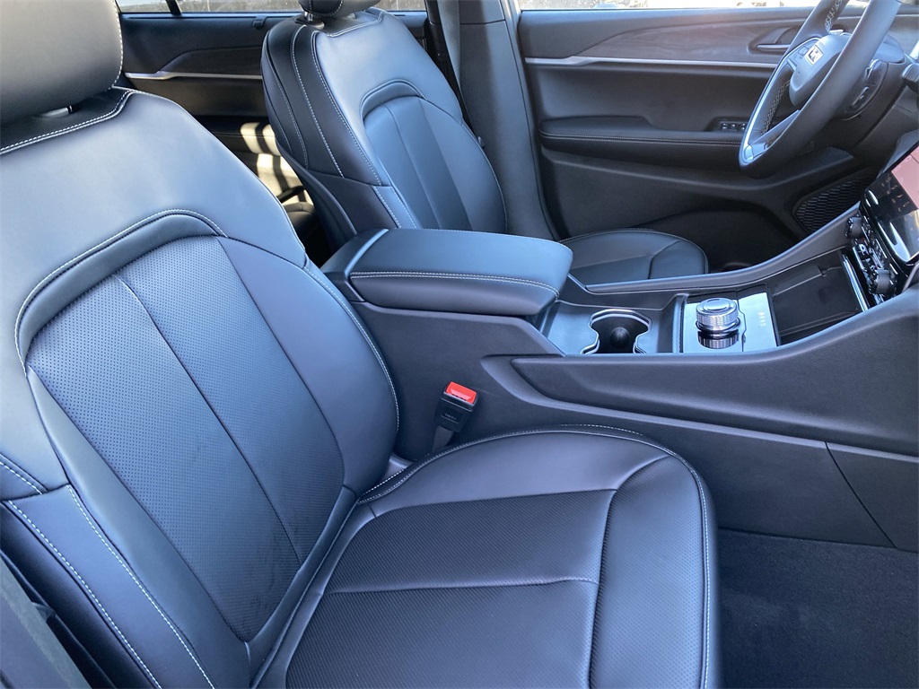 2025 Jeep Grand Cherokee Limited photo 39