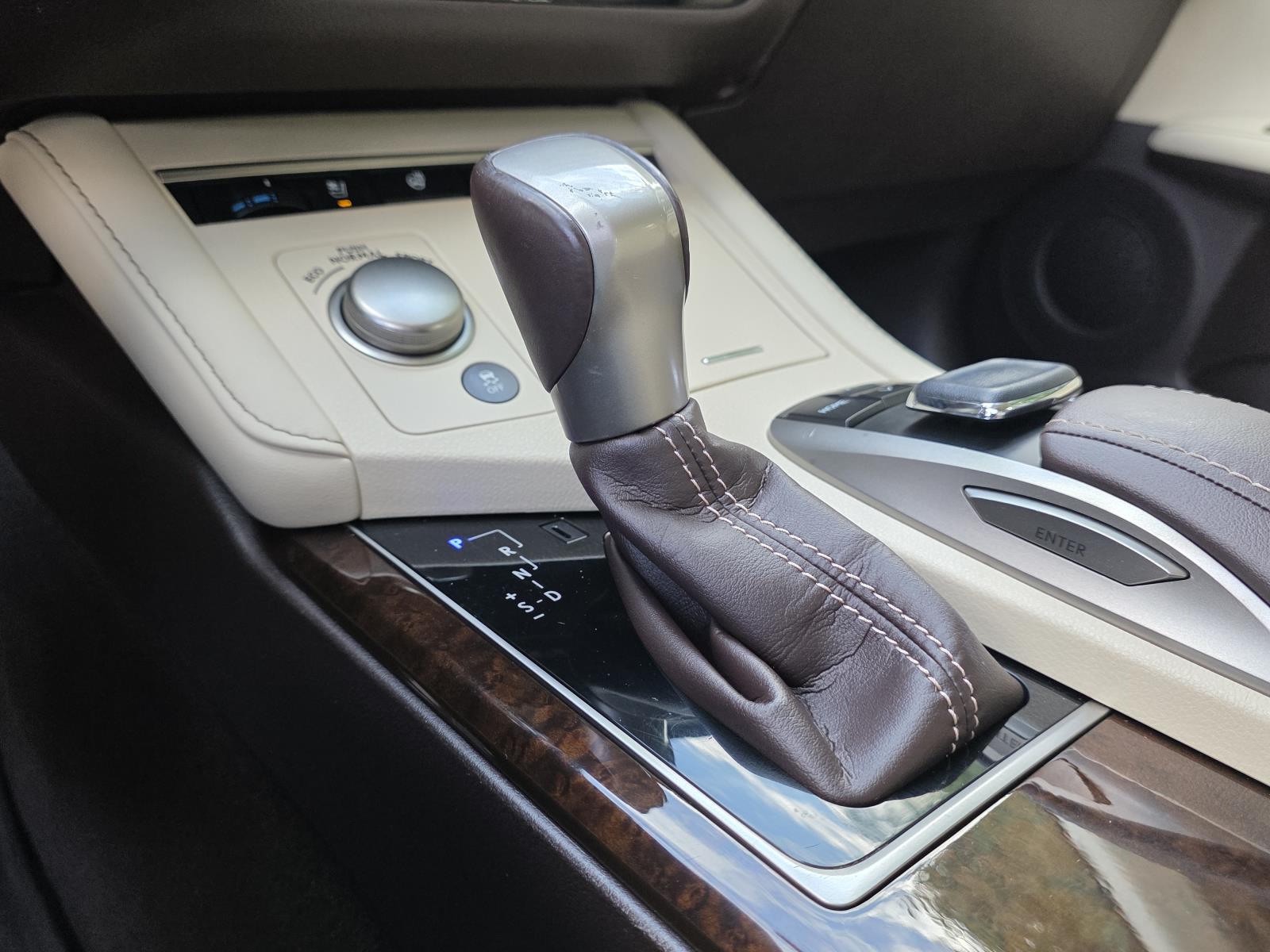 2018 Lexus ES 350 photo 19