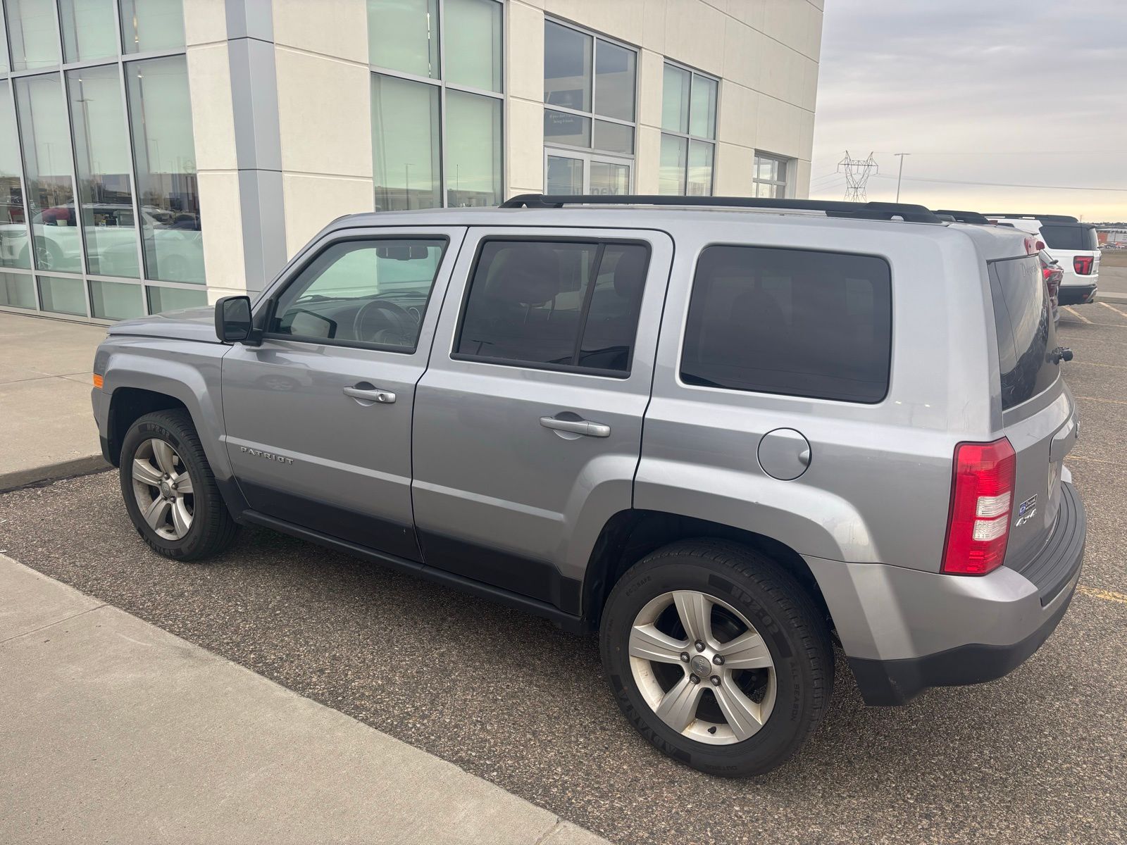 2017 Jeep Patriot Latitude photo 2