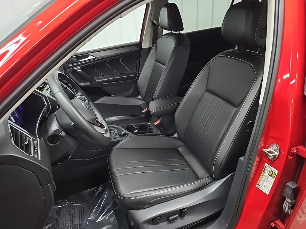 2022 Volkswagen Tiguan SE photo 29