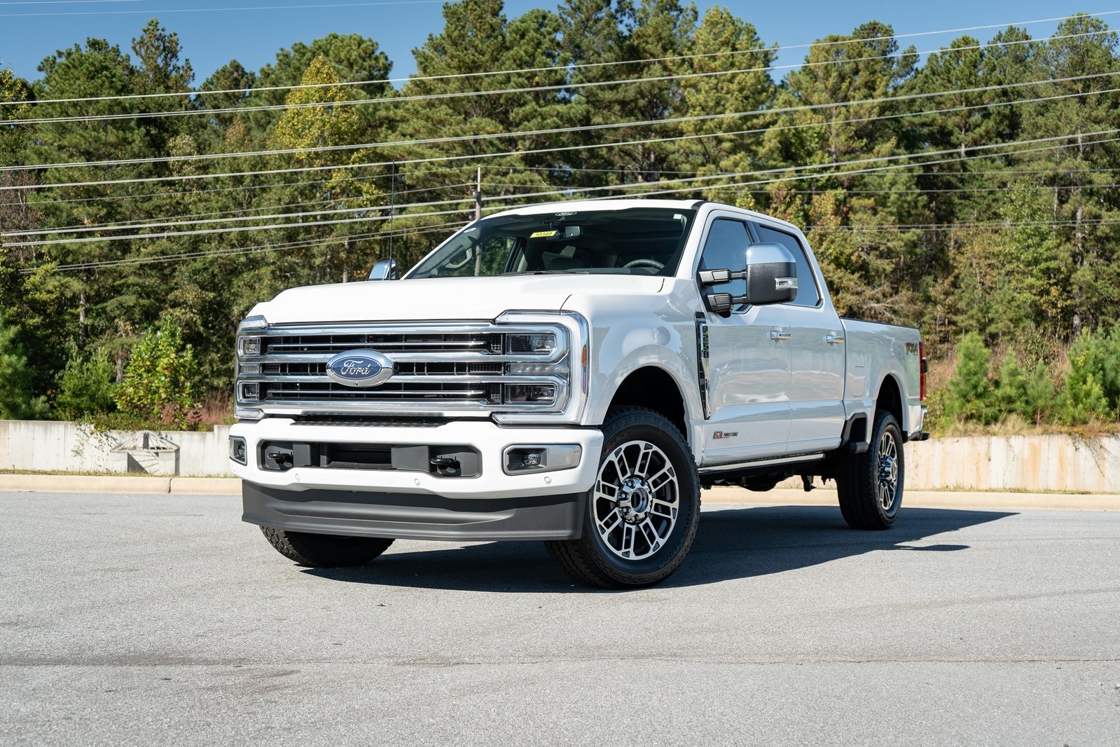 2026 Ford F-250 Super Duty Platinum's photo