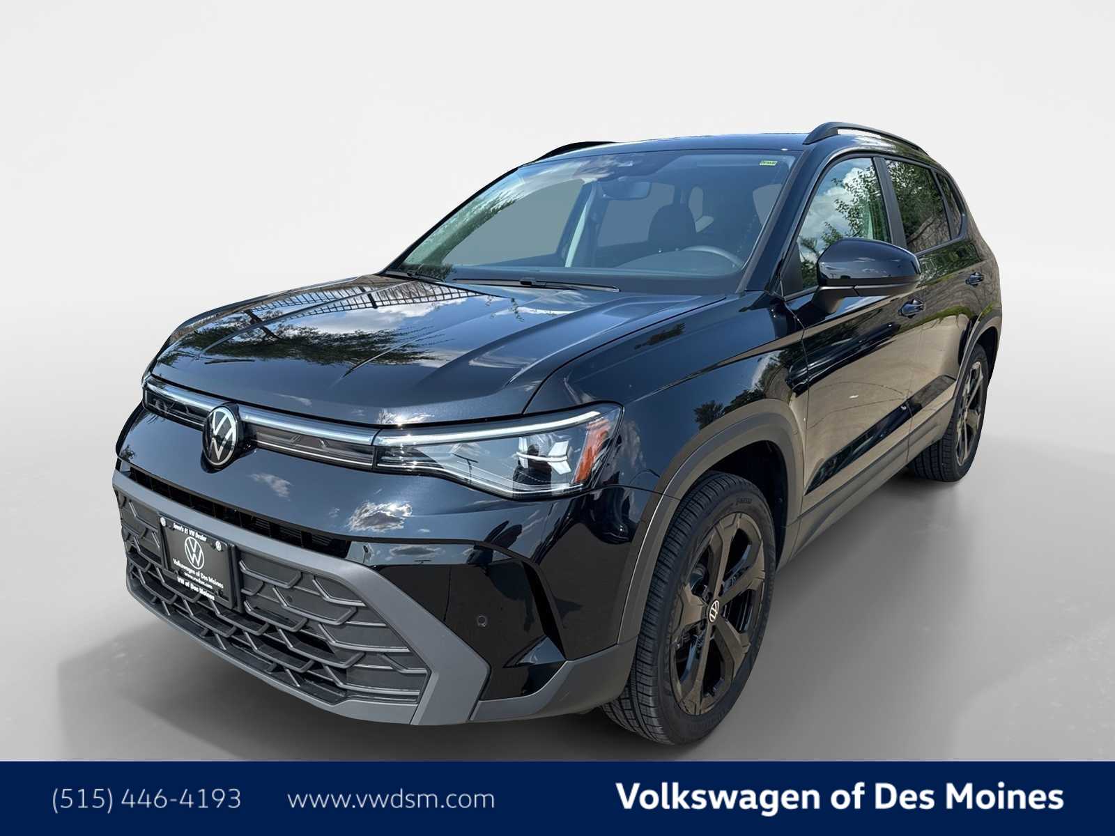 2025 Volkswagen Taos SE Black's photo