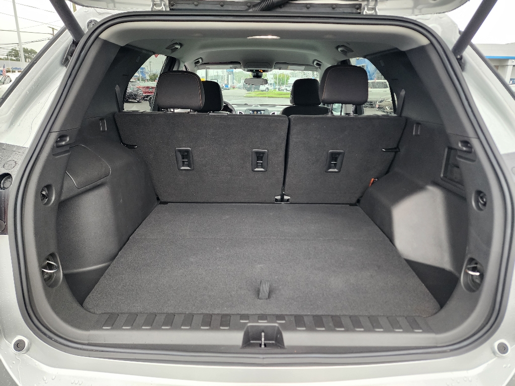 2022 Chevrolet Equinox LT photo 2