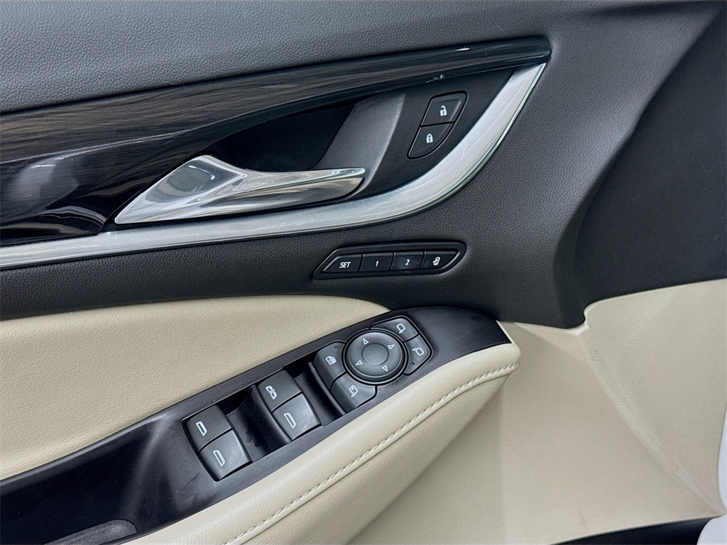 2019 Buick Enclave Premium photo 18