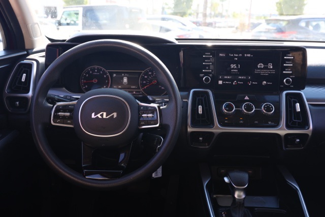 2023 Kia Sorento LX photo 20
