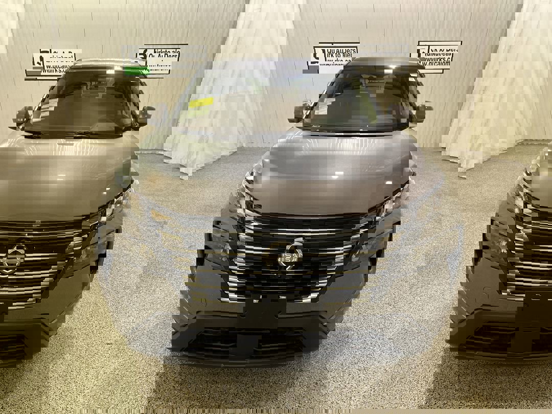 2026 Nissan Rogue SV photo 2