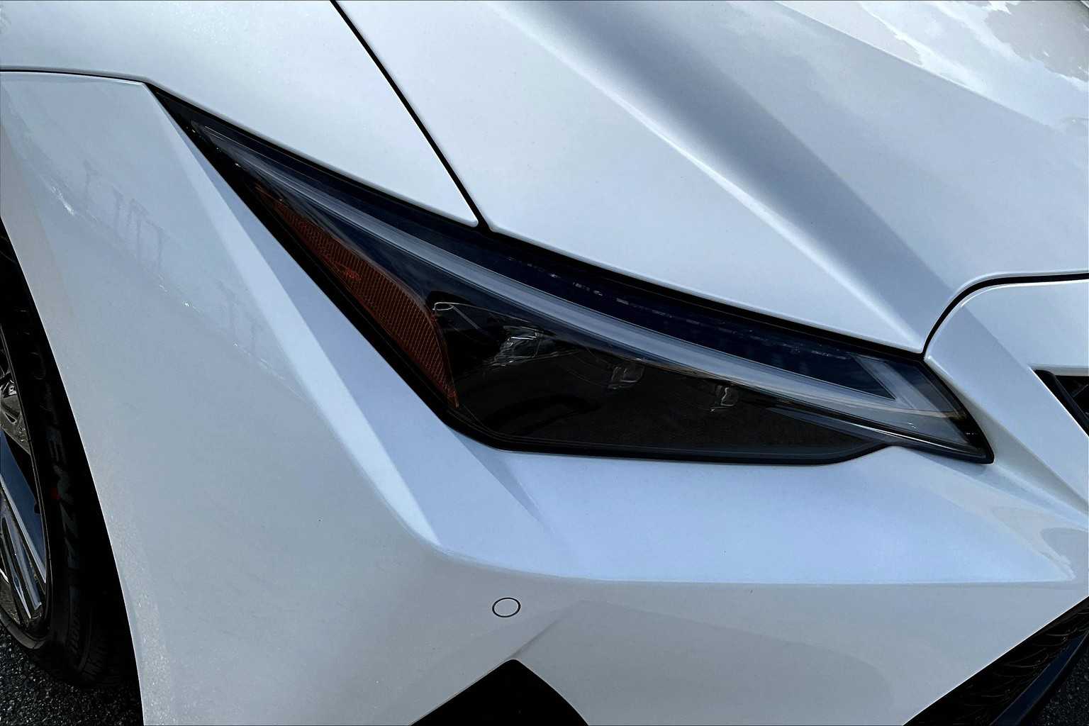 2025 Lexus IS 350 F SPORT photo 18