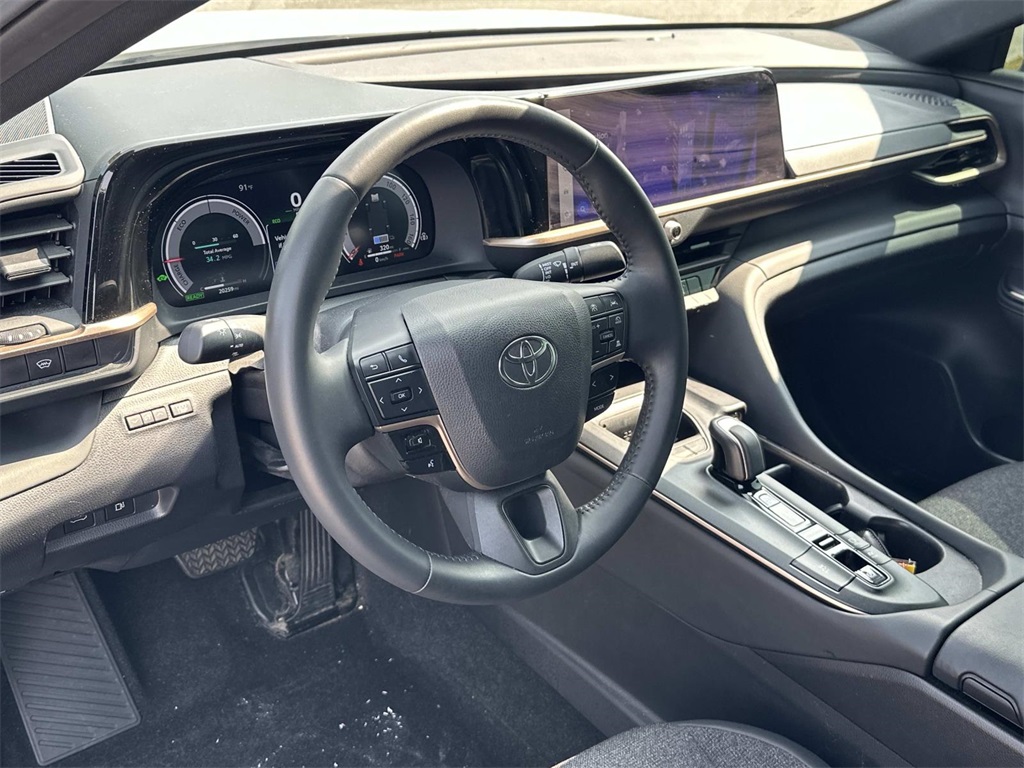 2023 Toyota Crown XLE photo 2