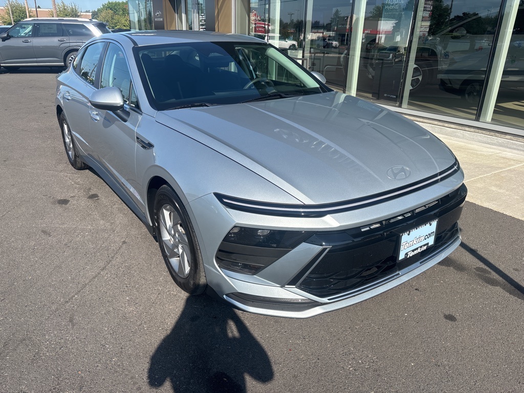 2025 Hyundai Sonata SE photo 4