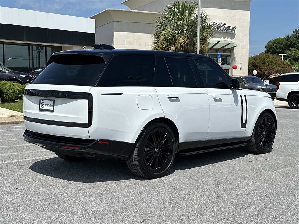 2024 Land Rover Range Rover SE photo 6
