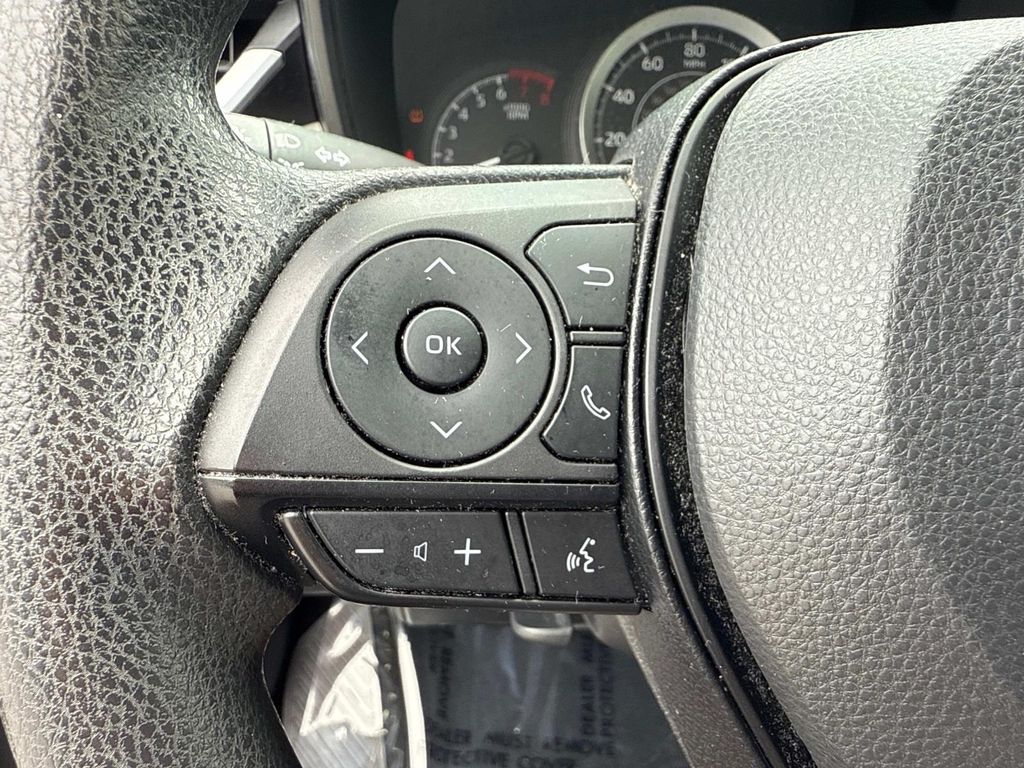 2022 Toyota Corolla LE photo 34