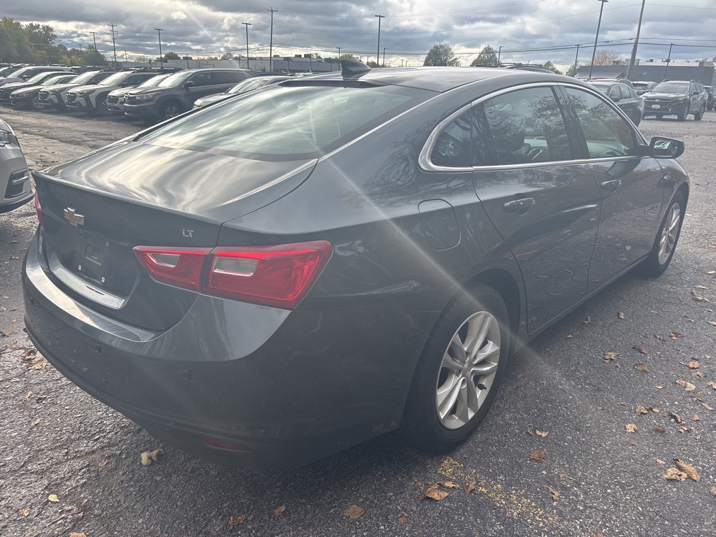 2017 Chevrolet Malibu 1LT photo 4