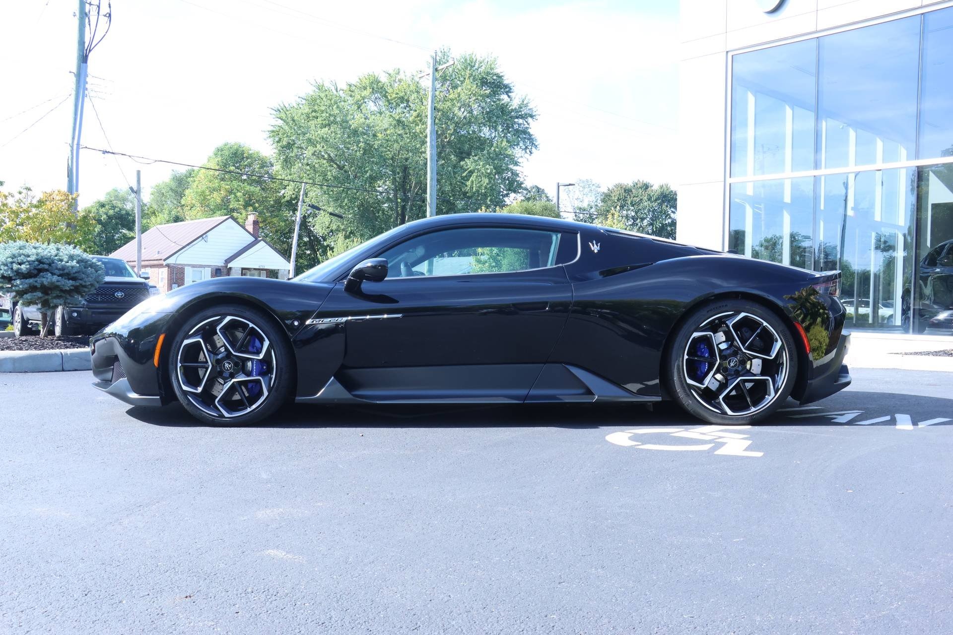 2023 Maserati MC20 Base photo 4