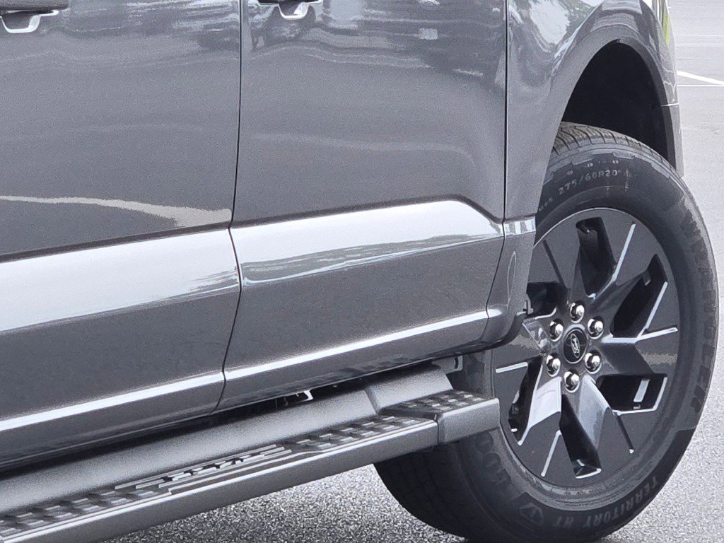 2025 Ford F-150 Lightning photo 27