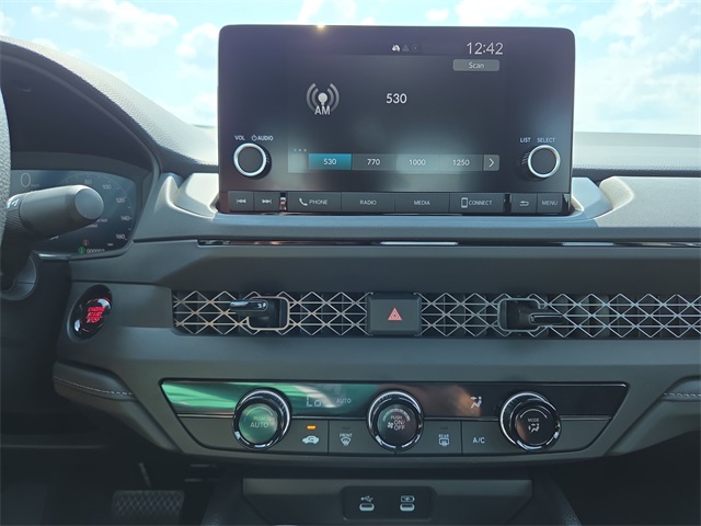 2025 Honda Accord LX photo 9