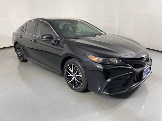 2024 Toyota Camry SE photo 2