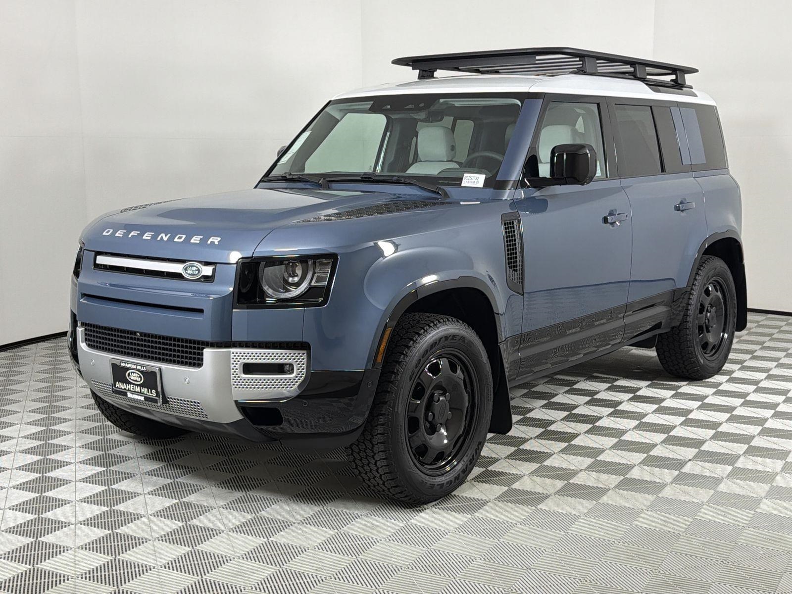 2025 Land Rover Defender S's photo